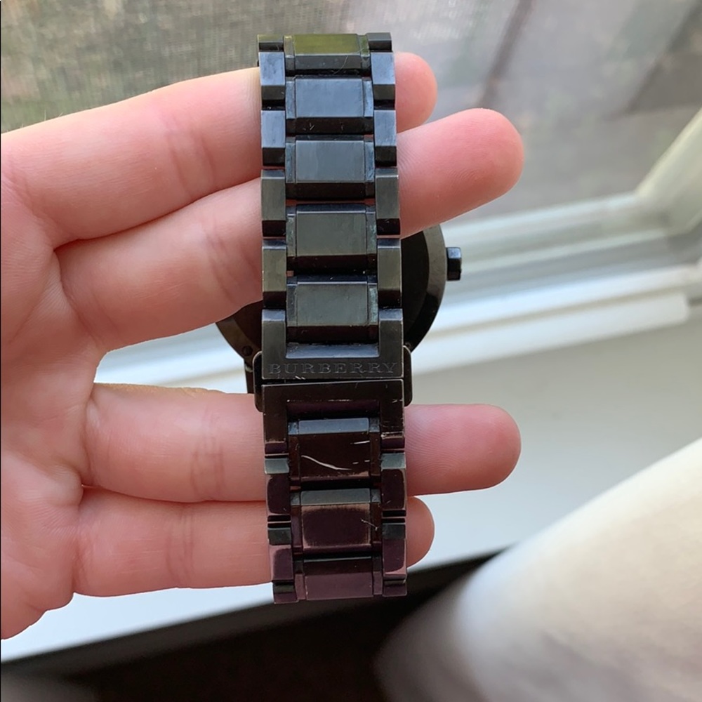Men’s Burberry watch - Picture 3 of 3
